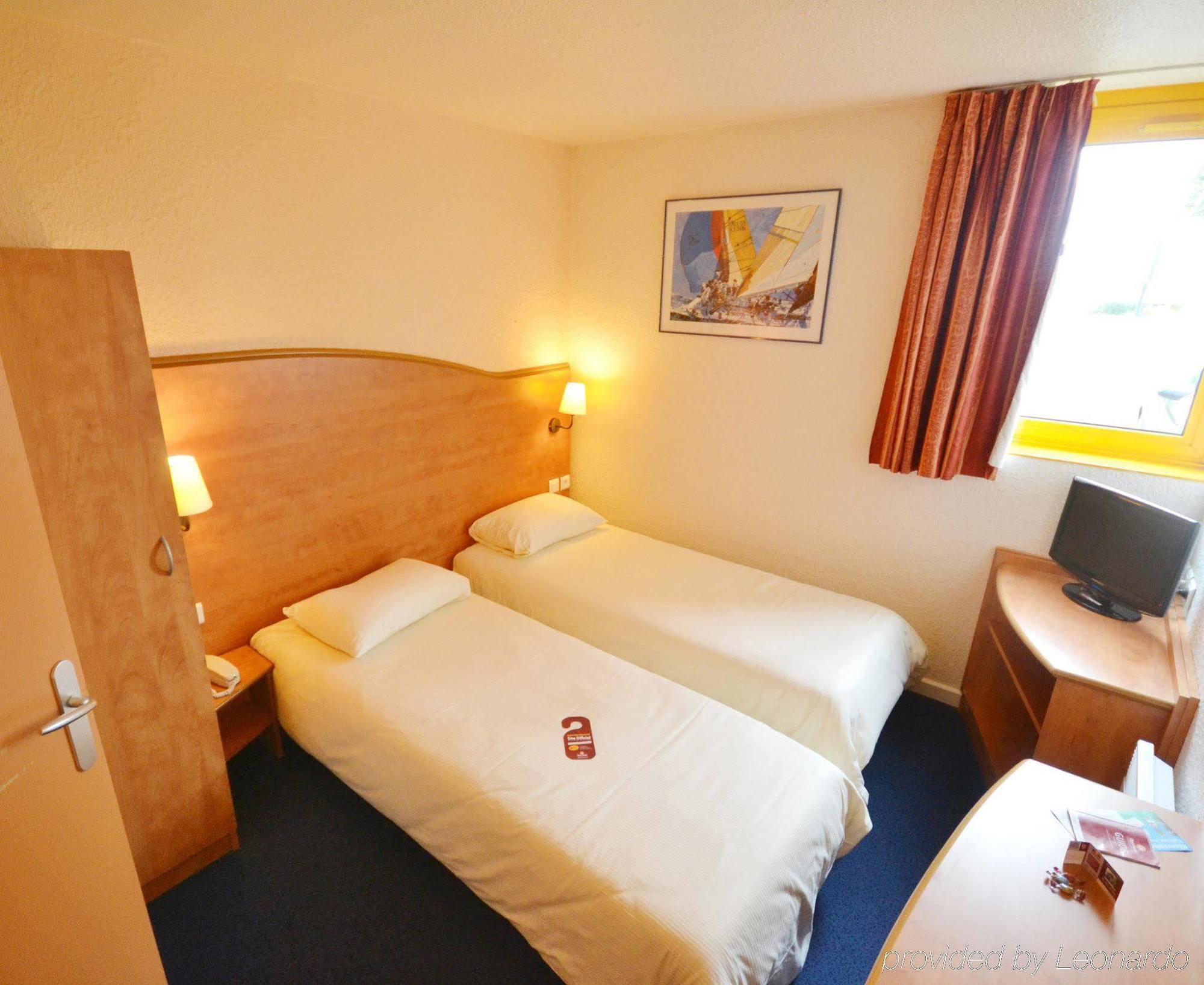 Brit Hotel Caen Herouville Eksteriør bilde